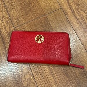 Tory Burch Red Wallet • BRAND NEW